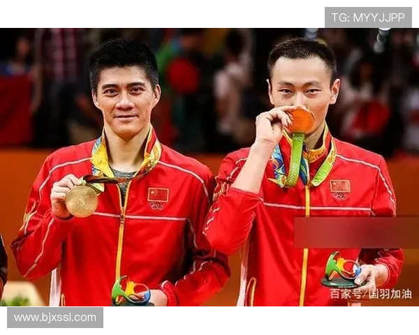 杭州羽毛球队与重庆羽毛球队赛后复盘分析比赛经验与战术对比