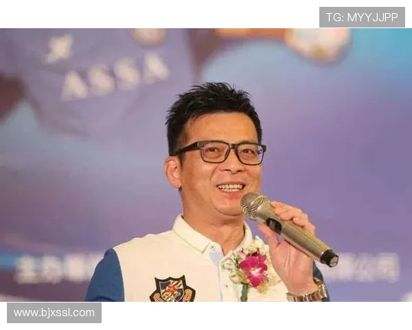 从草根到巨星足球明星背后的艰辛奋斗与坚持故事