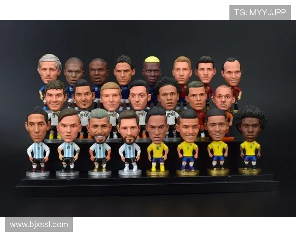 全新足球明星手办震撼发布精美细节展现运动魅力与个性风采